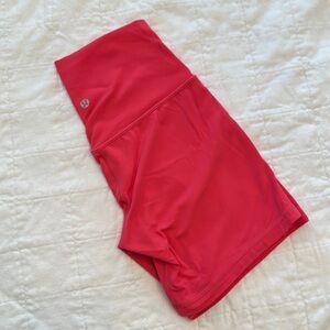 Lululemon Wunder  Train High Rise Short 6” in size 6